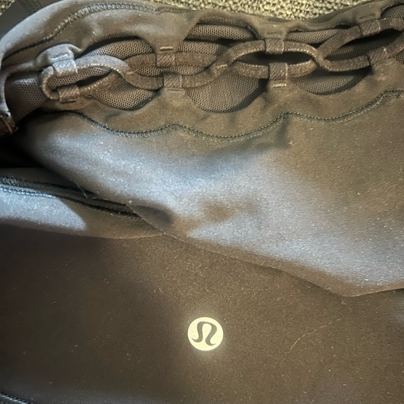 Lululemon Tied To It Crop 21" - Picture 3 of 7